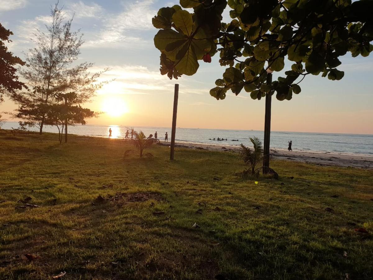 Private Beach House With Sunset View @ Kuala Penyu Sabah Kampong Tidong Exterior photo